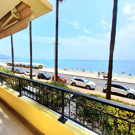 Admiral Plaza Trilocale Fronte Mare Free Parking-riscaldamento アパート マントン