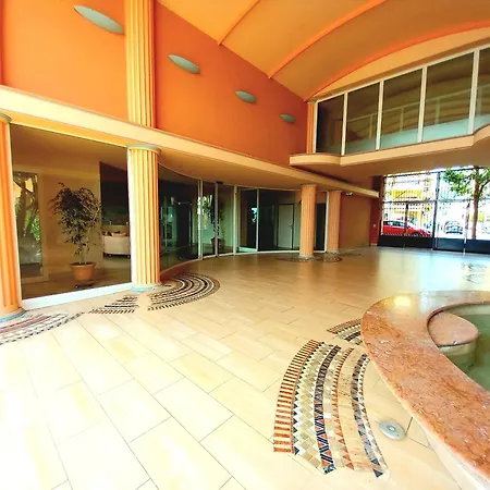 Admiral Plaza Trilocale Fronte Mare Free Parking-riscaldamento מנטון